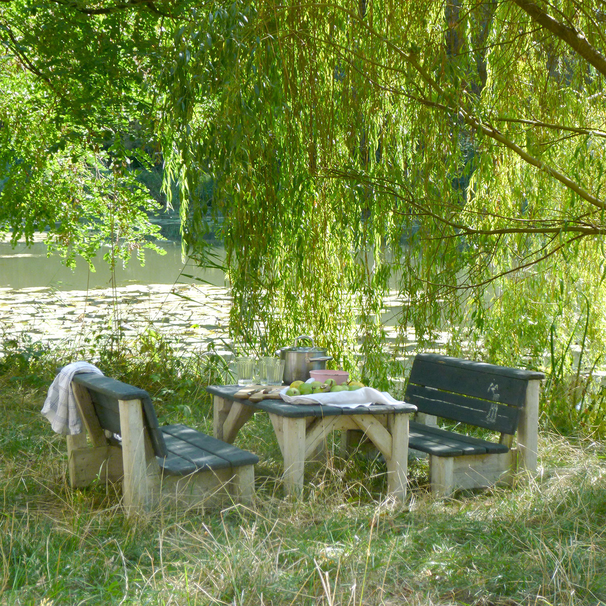 Bequeme und robuste Sitzbank zum gemütlich abhängen
