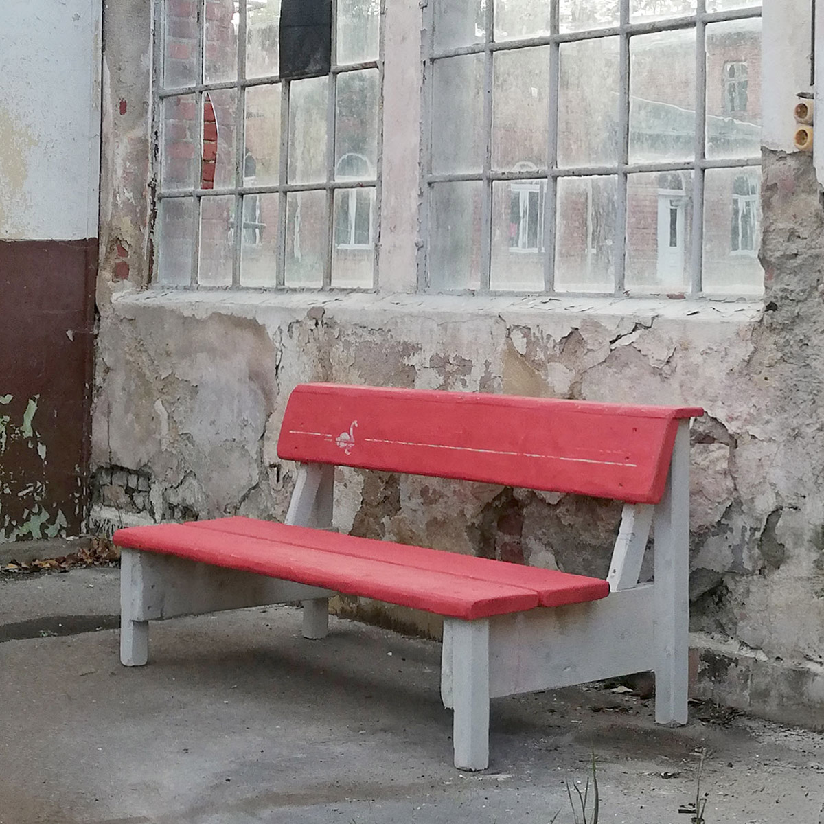 Bequeme und robuste Sitzbank zum gemütlich abhängen