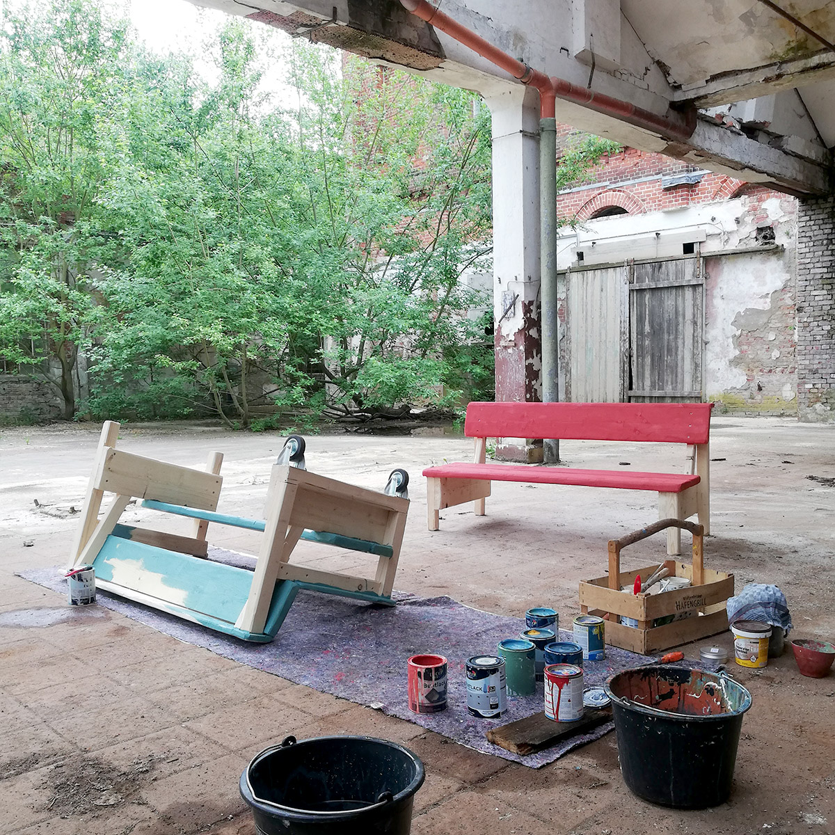 Bequeme und robuste Sitzbank zum gemütlich abhängen